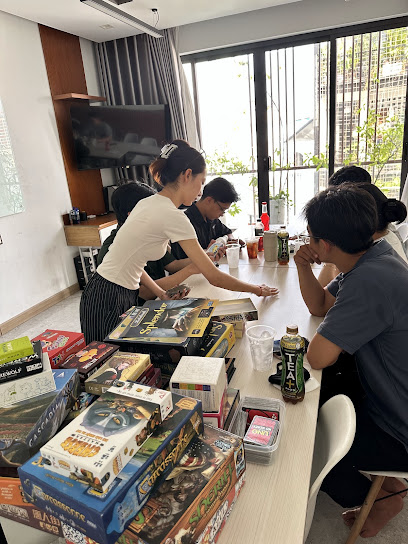 Xa Lộ Board Game Station